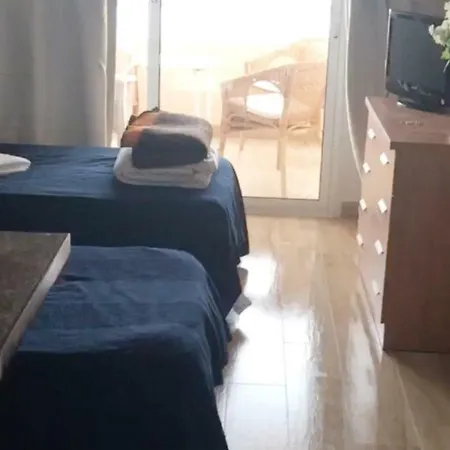 David By The Sea. 1:st Line 푸엔히롤라